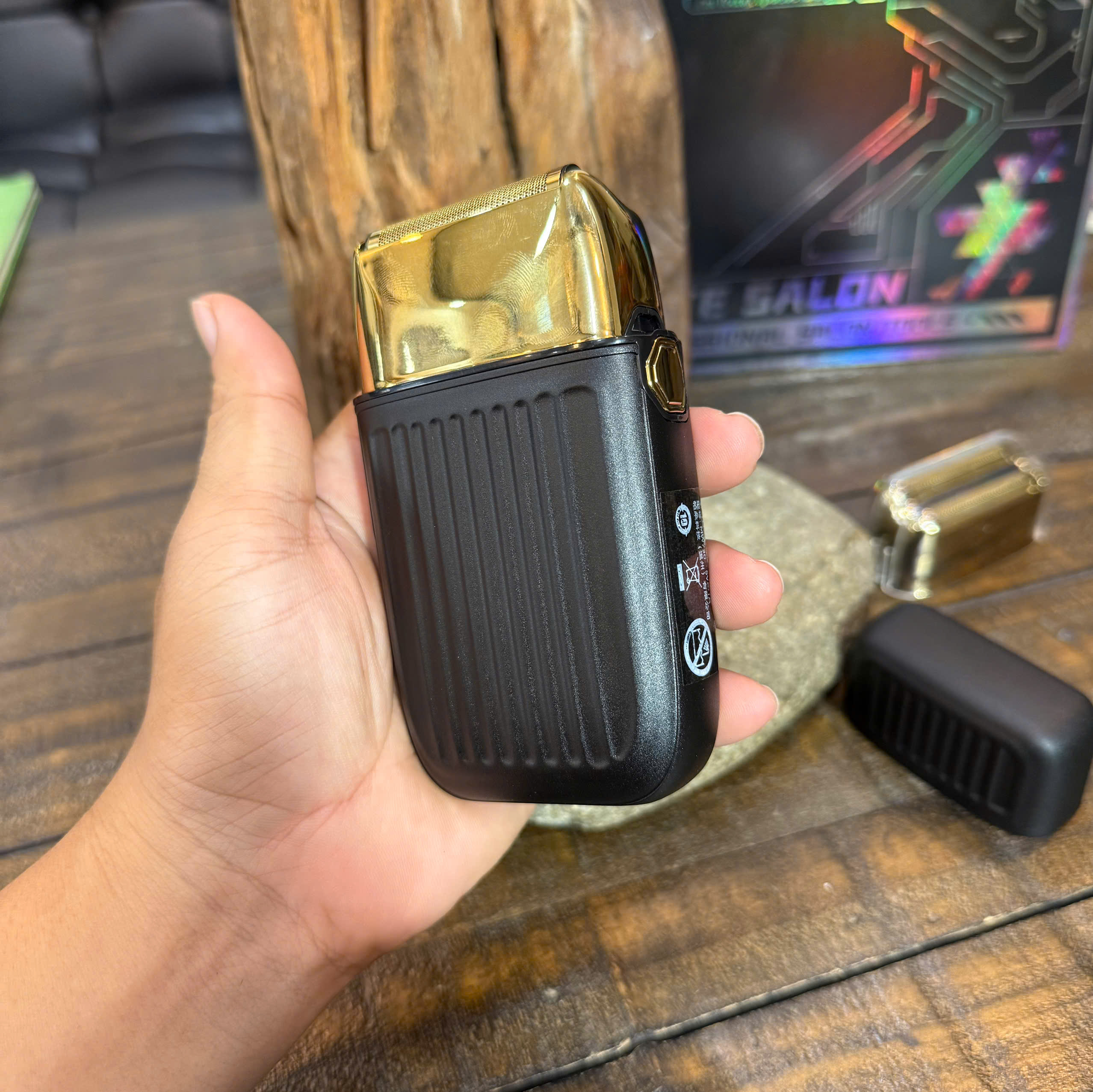 Máy Cạo Râu Cạo Khô MR.WHITE MW730