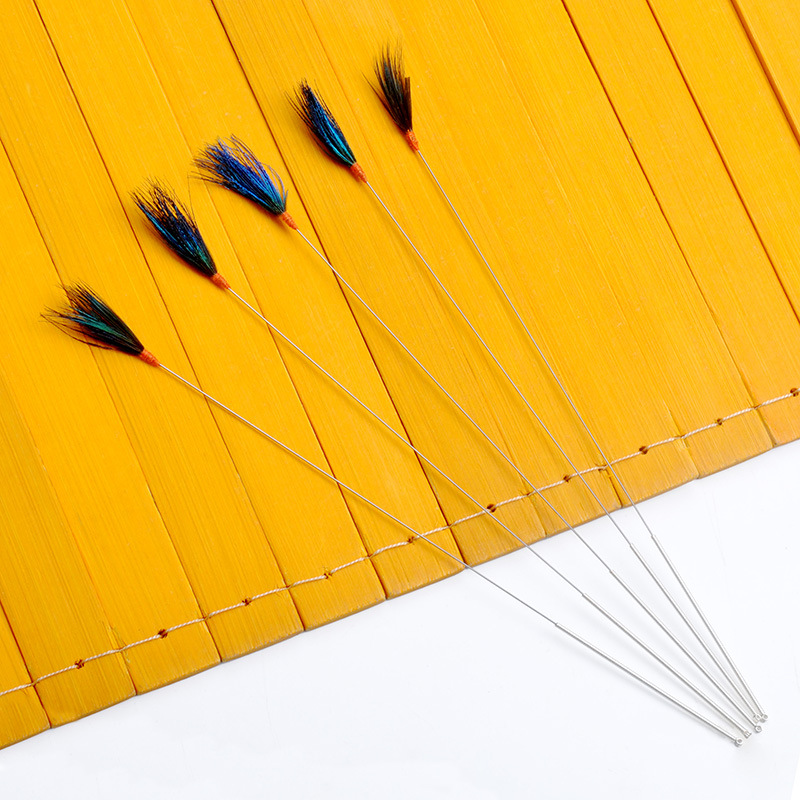 Lông Gà Xanh Ngoái Tai 444