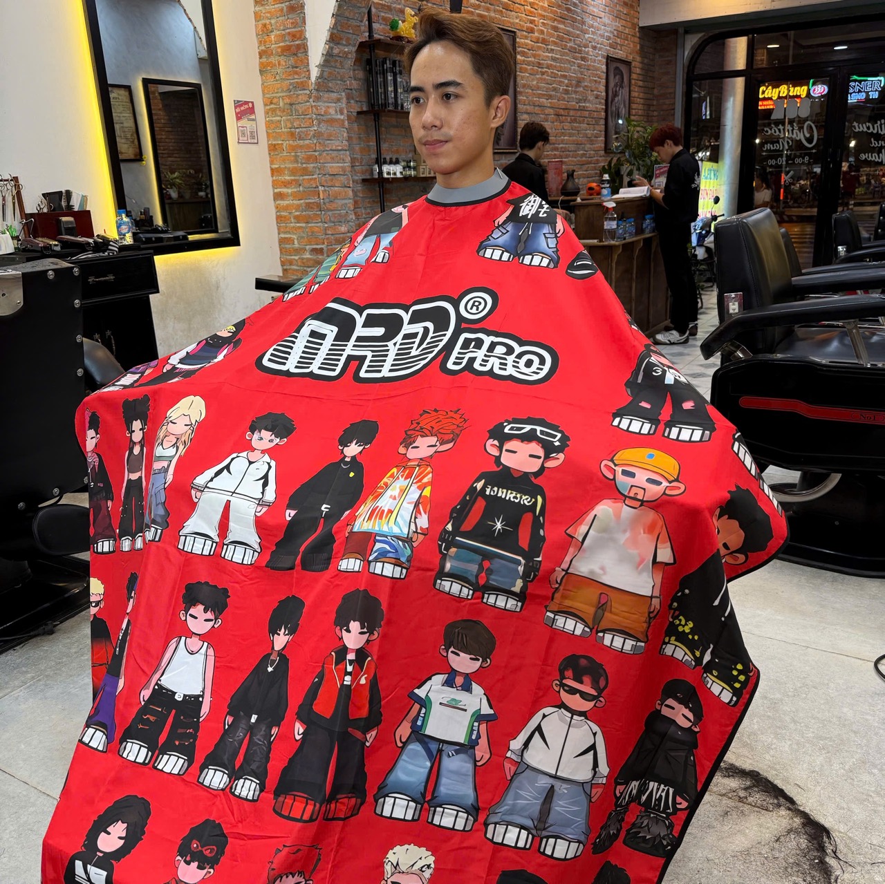 Áo Choàng Cắt Tóc MRD Chống Thấm Nước Cổ Silicon