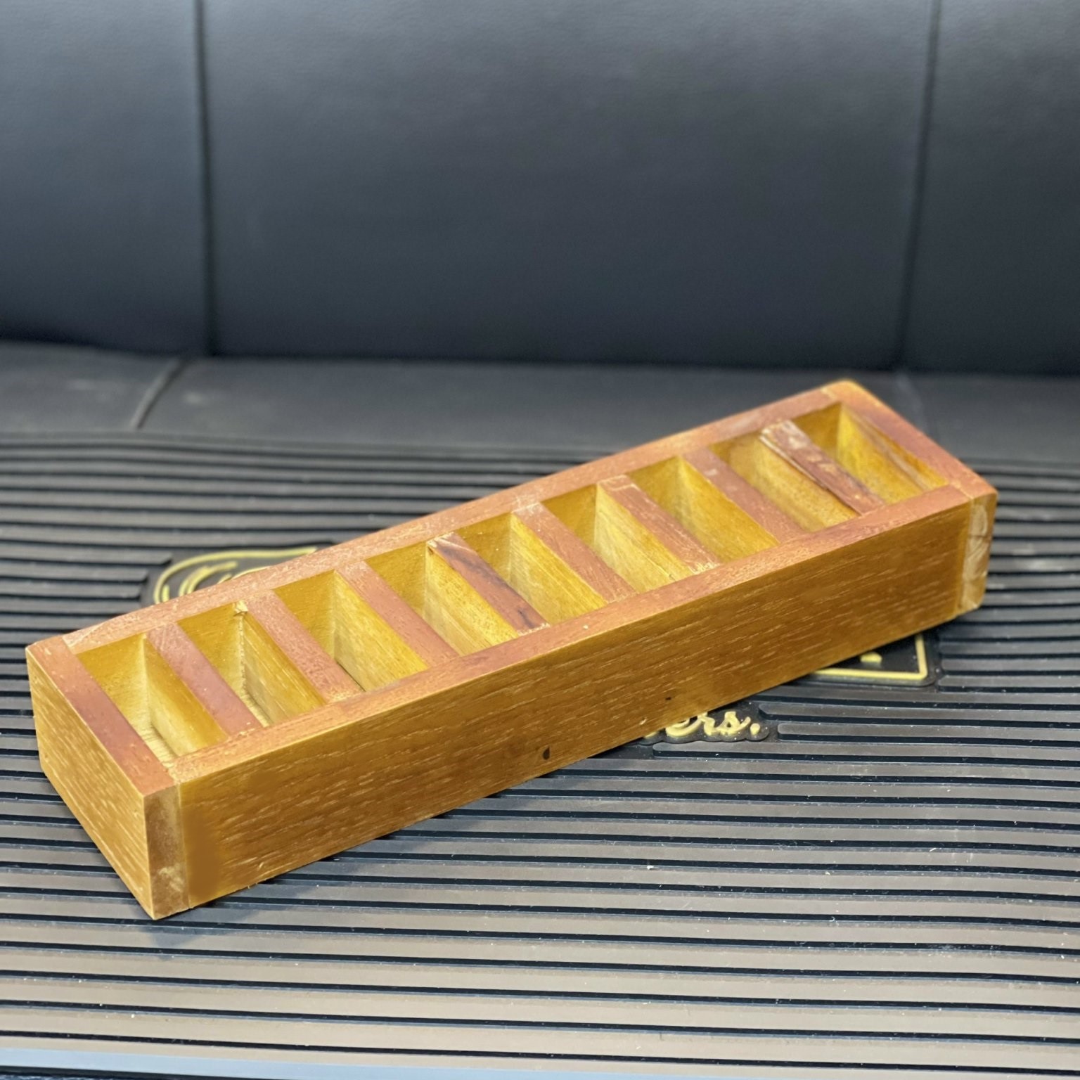 Khay Đựng Cử Tông Đơ Bằng Gỗ