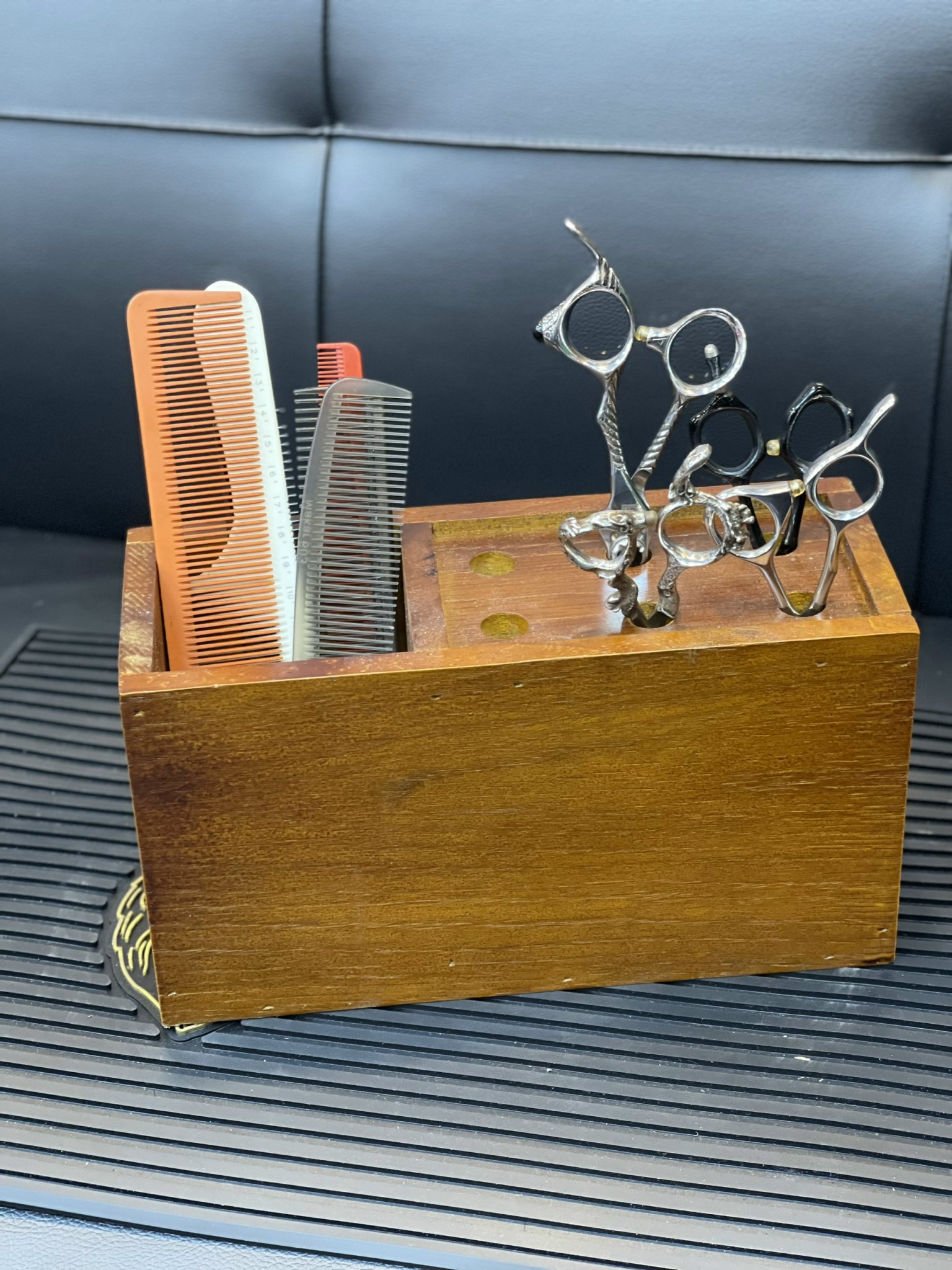Hộp Gỗ Đựng Lược Kéo Cắt Tóc