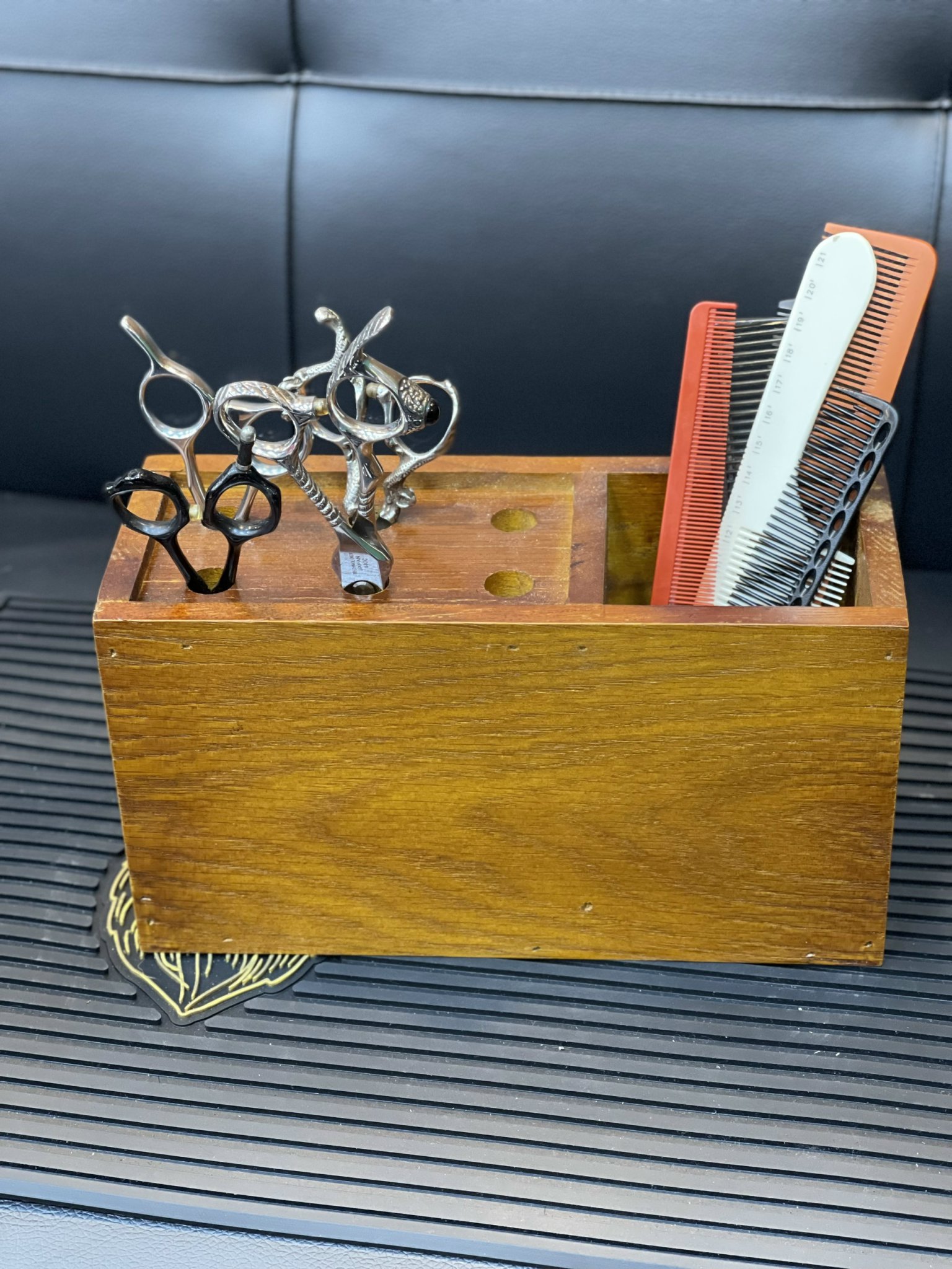 Hộp Gỗ Đựng Lược Kéo Cắt Tóc