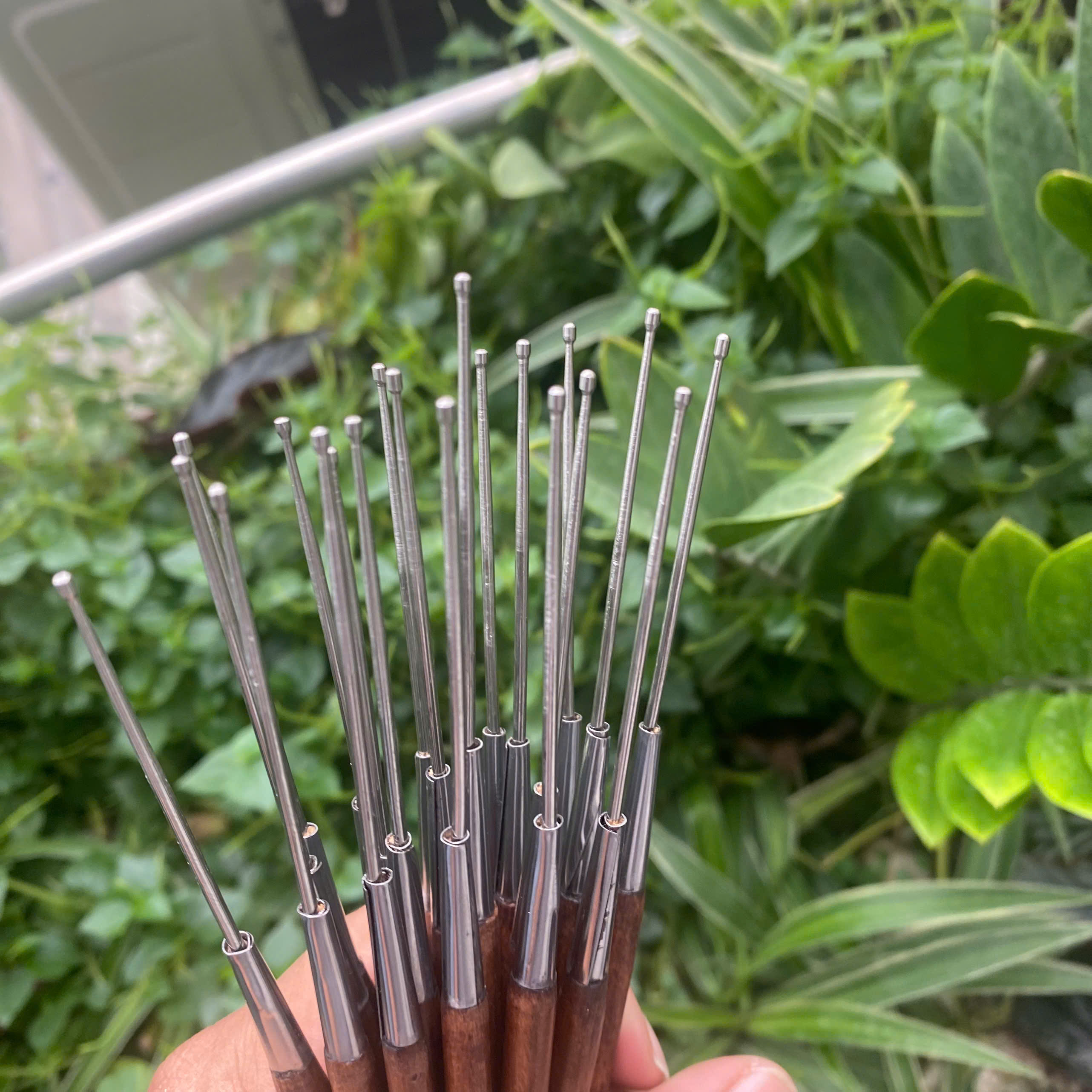 Cây Đánh Mắt Cán Gỗ