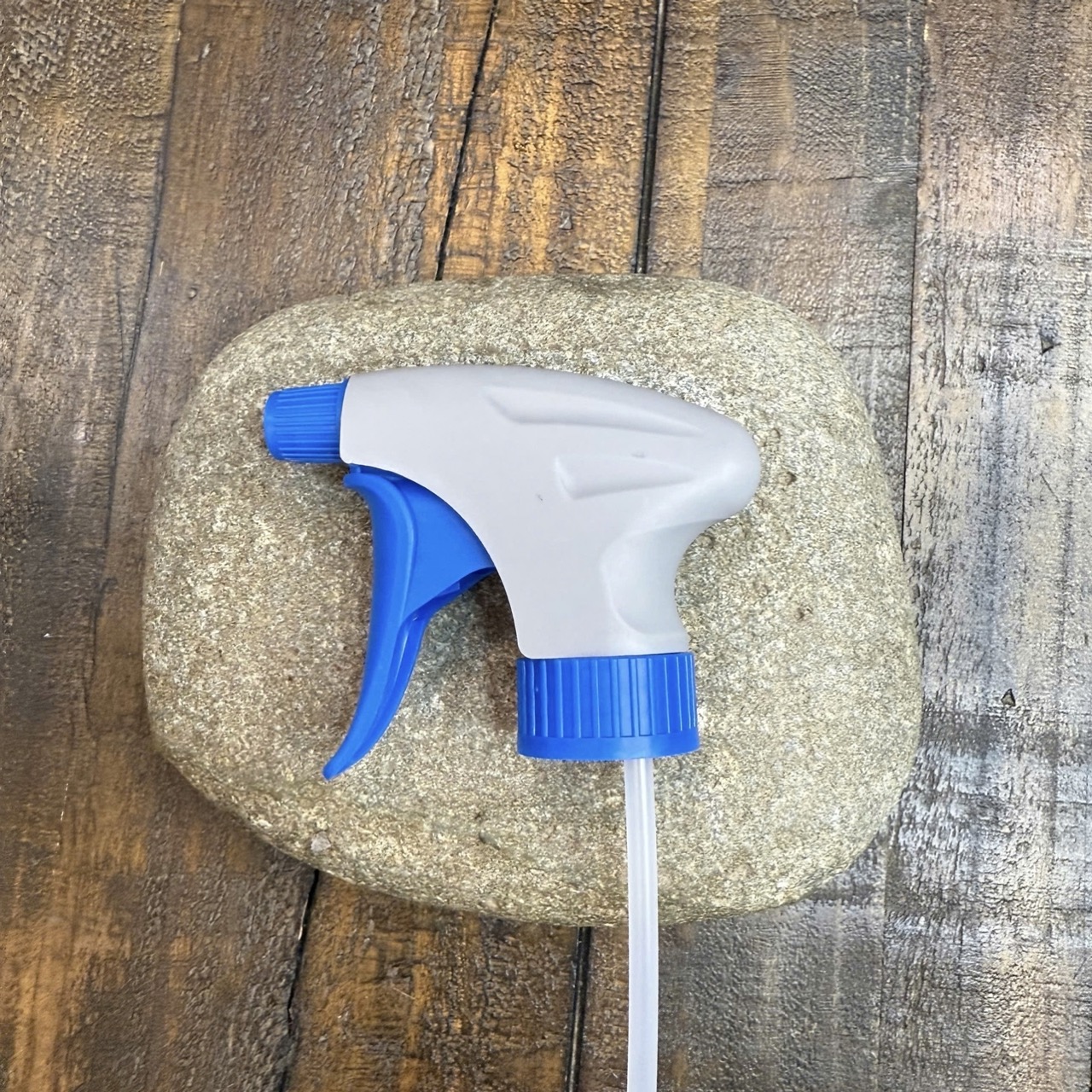 Vòi bình xịt nước cắt tóc nhiều màu