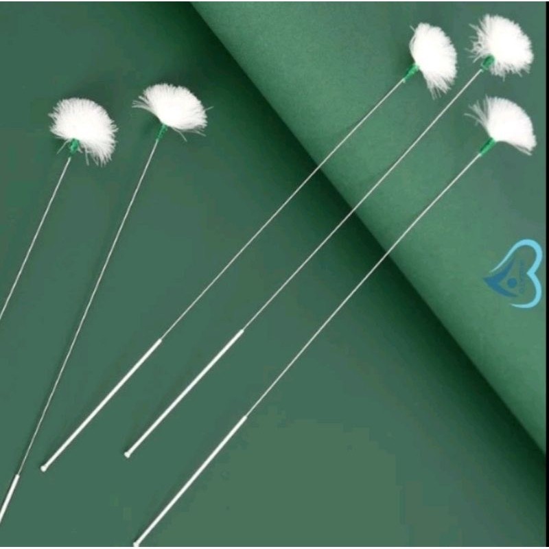 Cây ngoái tai lông vũ cán inox 676