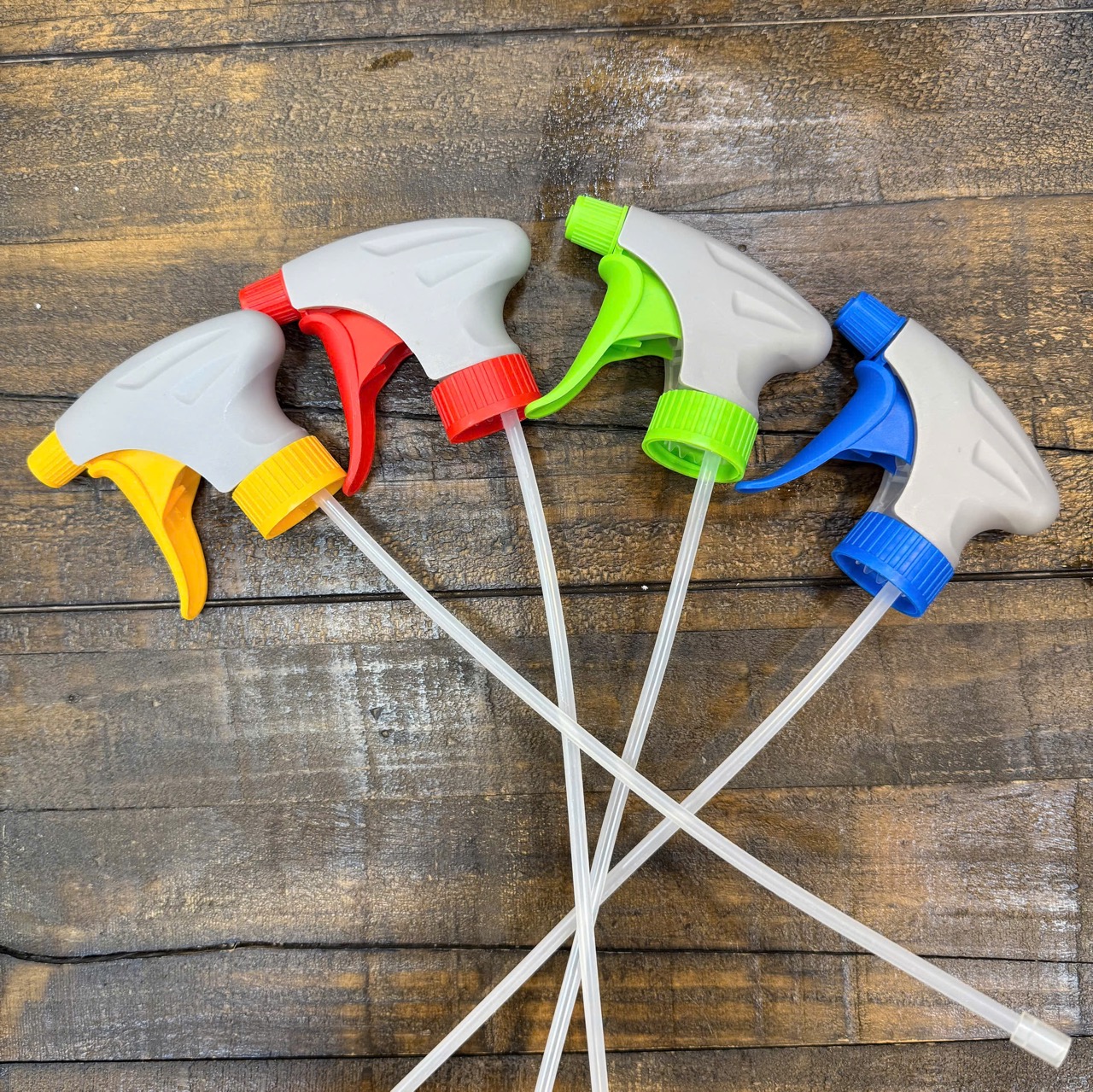 Vòi bình xịt nước cắt tóc nhiều màu