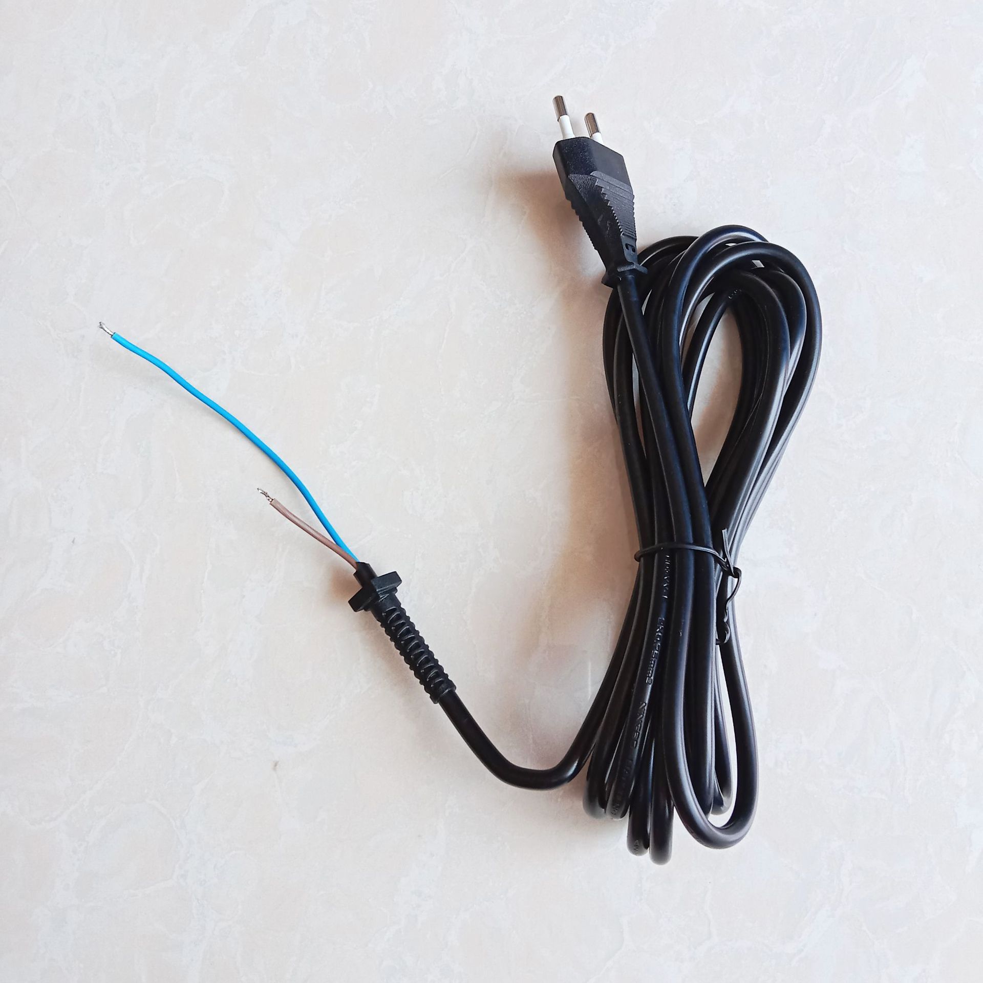 Dây điện thay thế cho tông đơ.