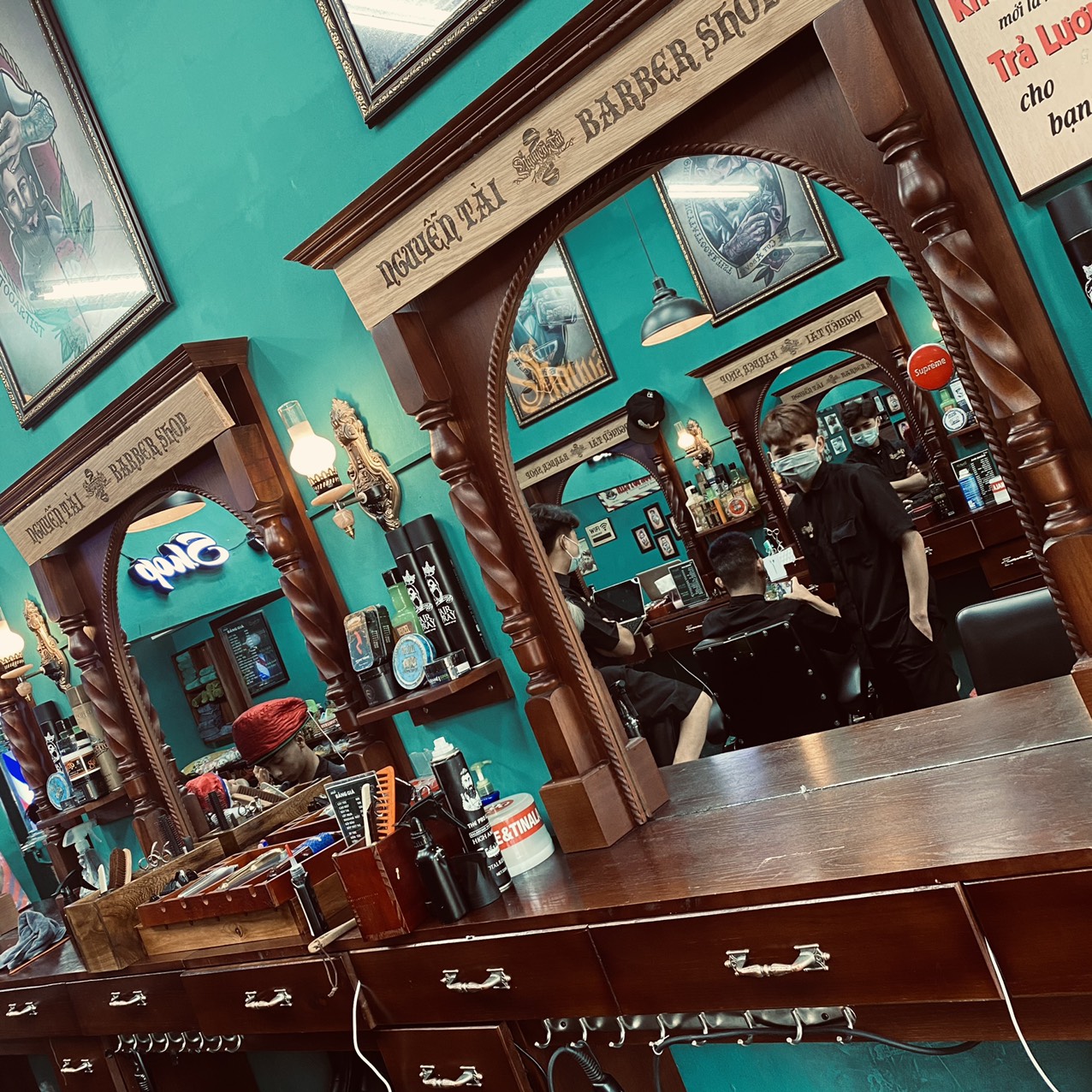 Kệ Gương Cắt Tóc Barbershop KG01
