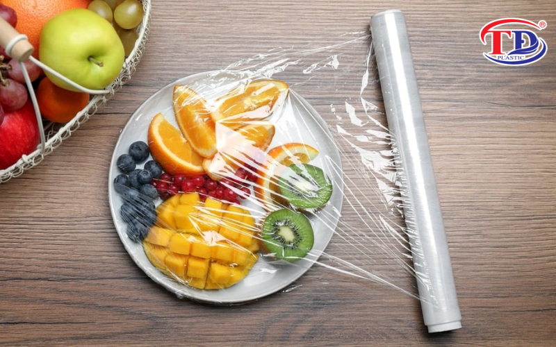 Mẹo bảo quản rau củ tươi lâu hơn bằng màng bọc thực phẩm
