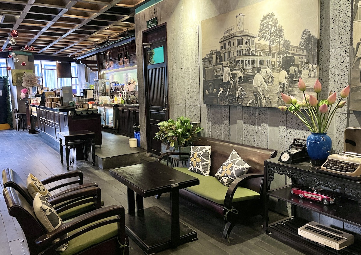 chi phí đầu tư cơ sở vật chất quán cafe
