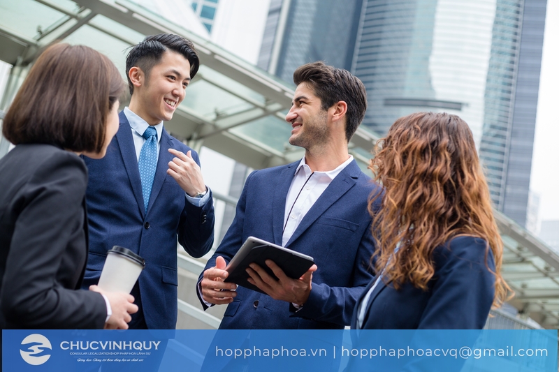 Quyền và nghĩa vụ của người nước ngoài khi được cấp thẻ tạm trú tại Việt Nam