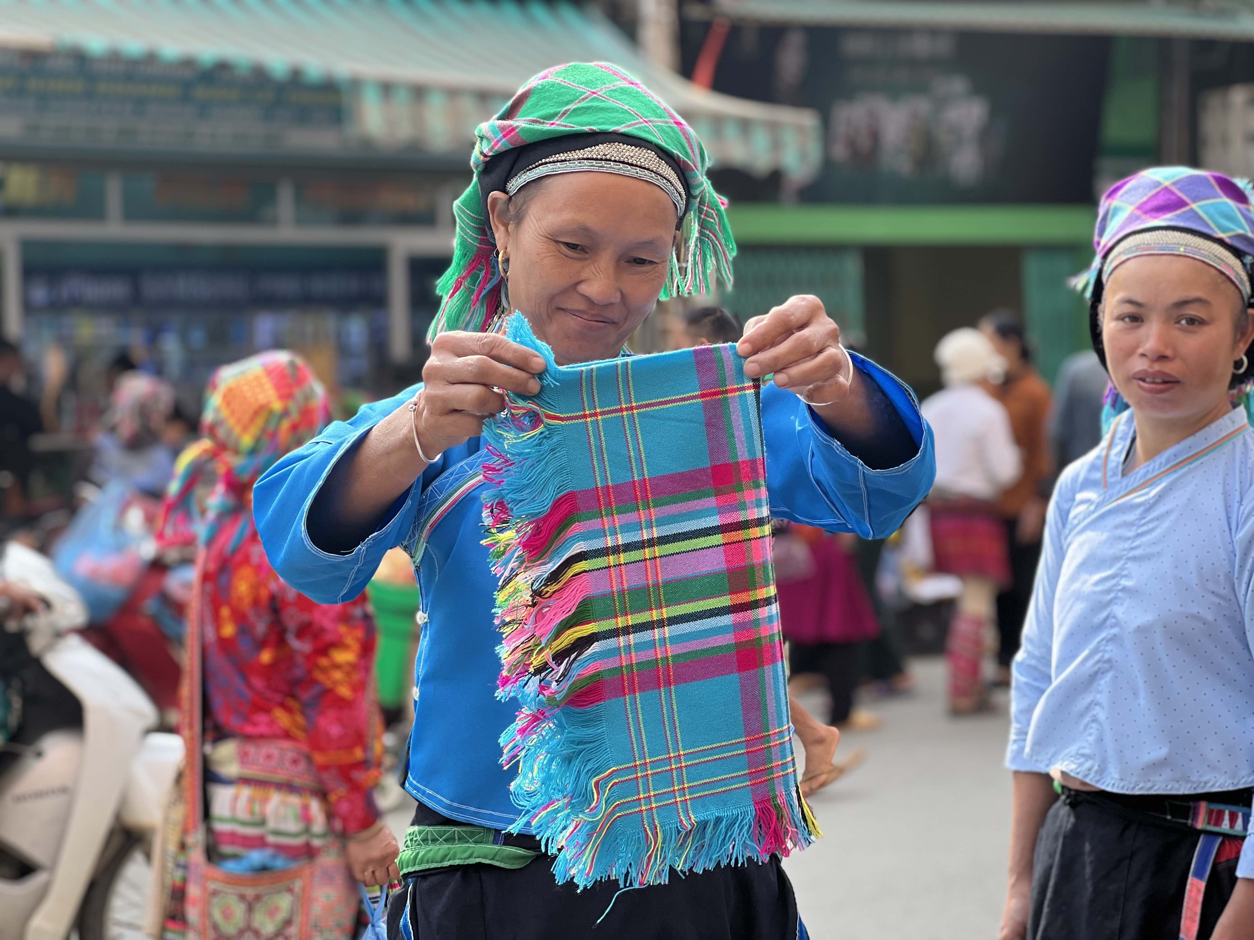 Chợ phiên Cốc Pài ở Xín Mần/ Coc Pai local market in Xín Mần, Hà Giang