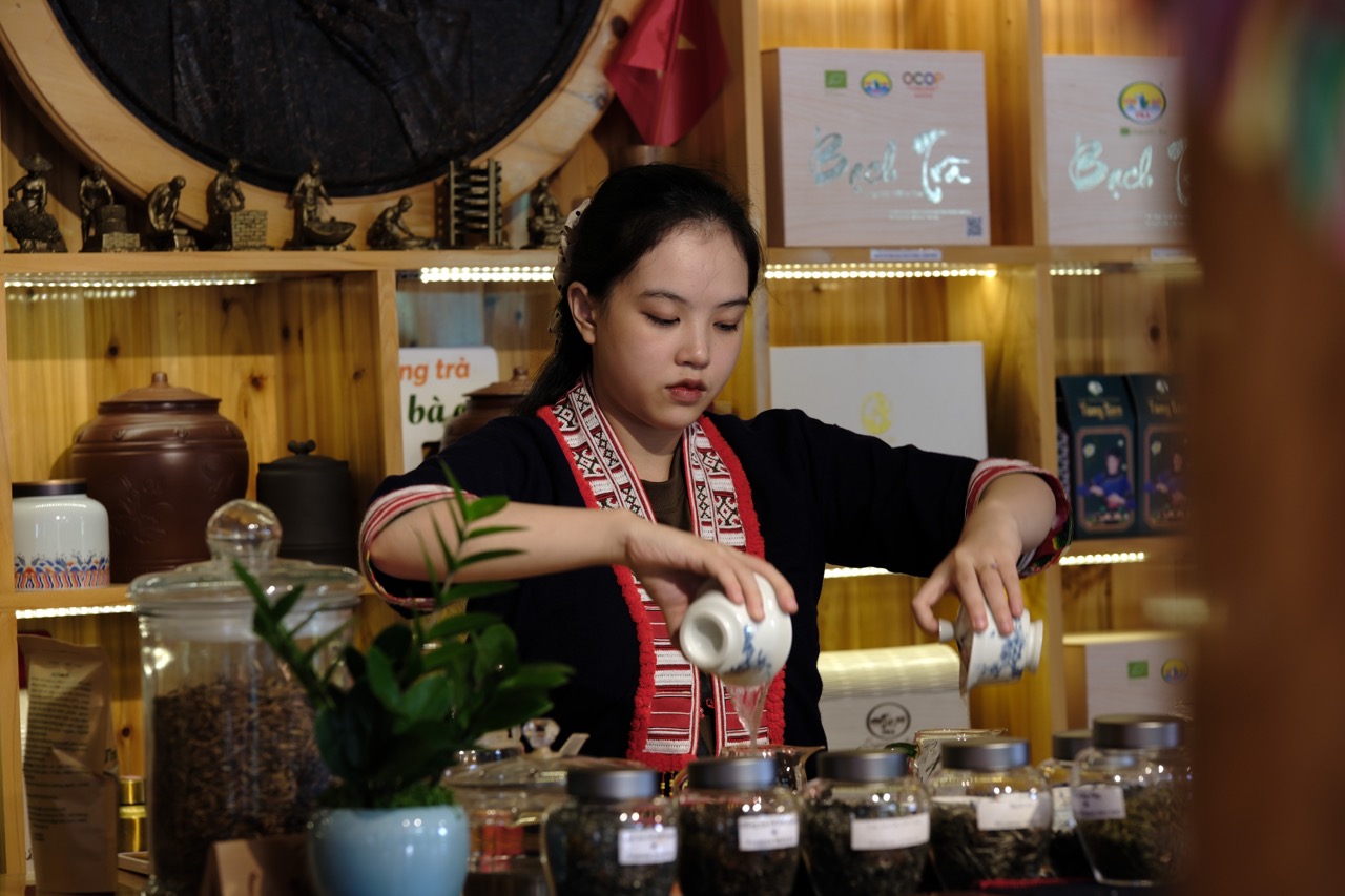 Day trip easy rider loop Hoang Su Phi- Enjoy hot spring bath and Shan Tuyet Tea