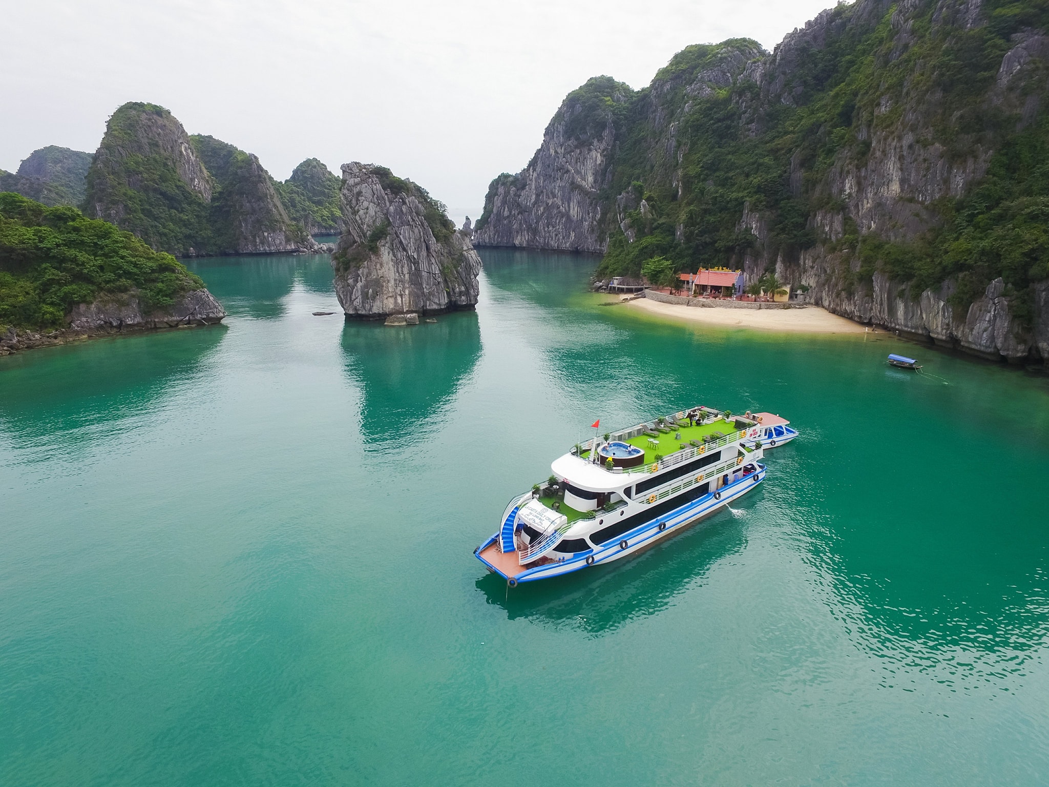La Casta Daily Cruise: Hà Nội- Hạ Long- Tuần Châu- 1,080,000 VND