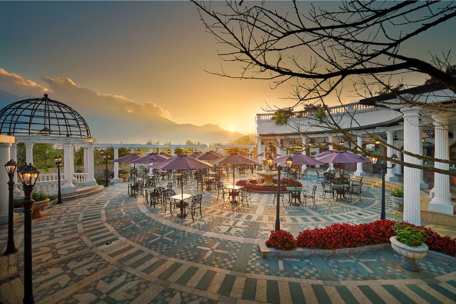 Silk Path Grand Sapa resort & spa cafe 1500