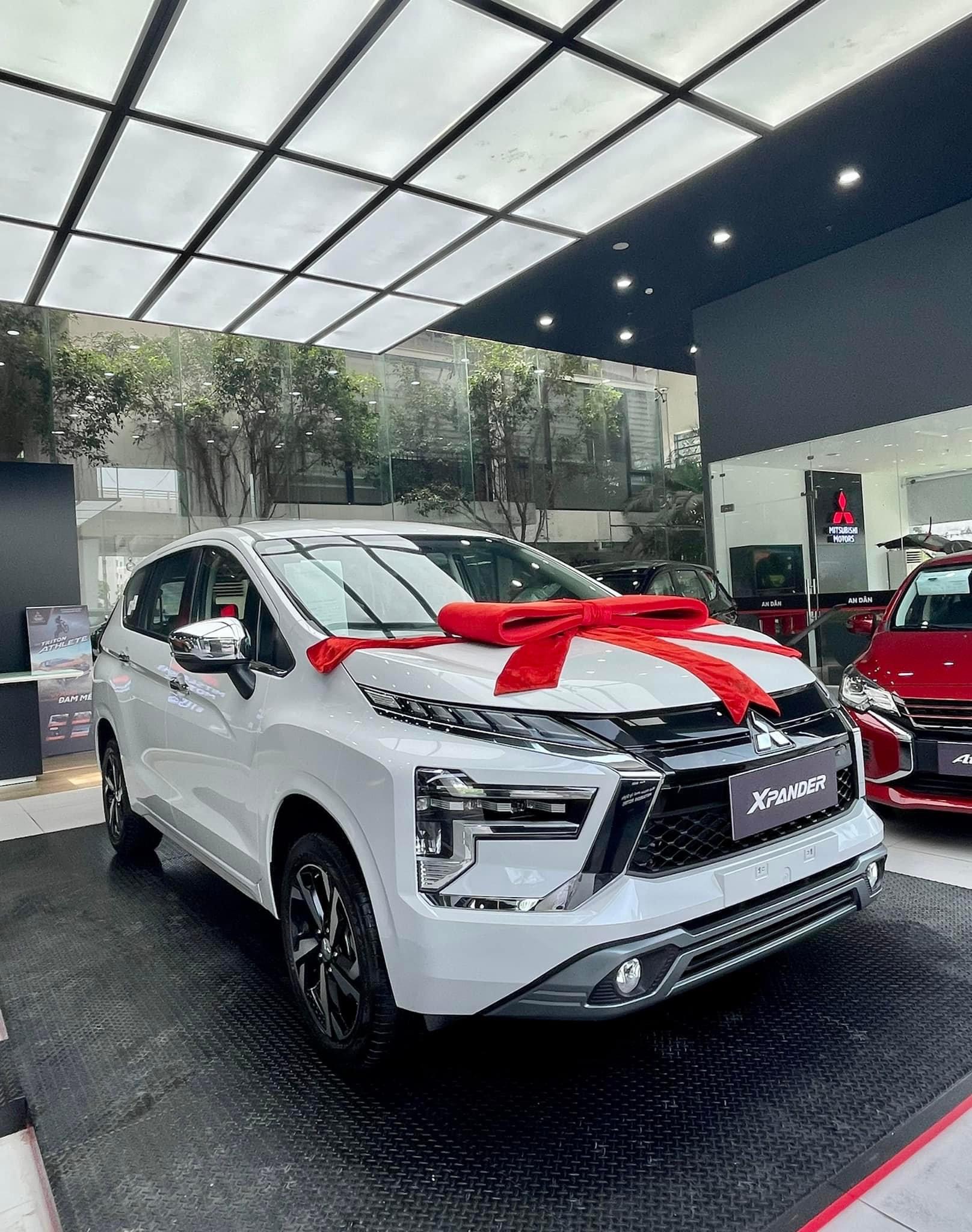 Sơn xe ô tôMàu Bạc xe Mitsubishi XPANDERKBV