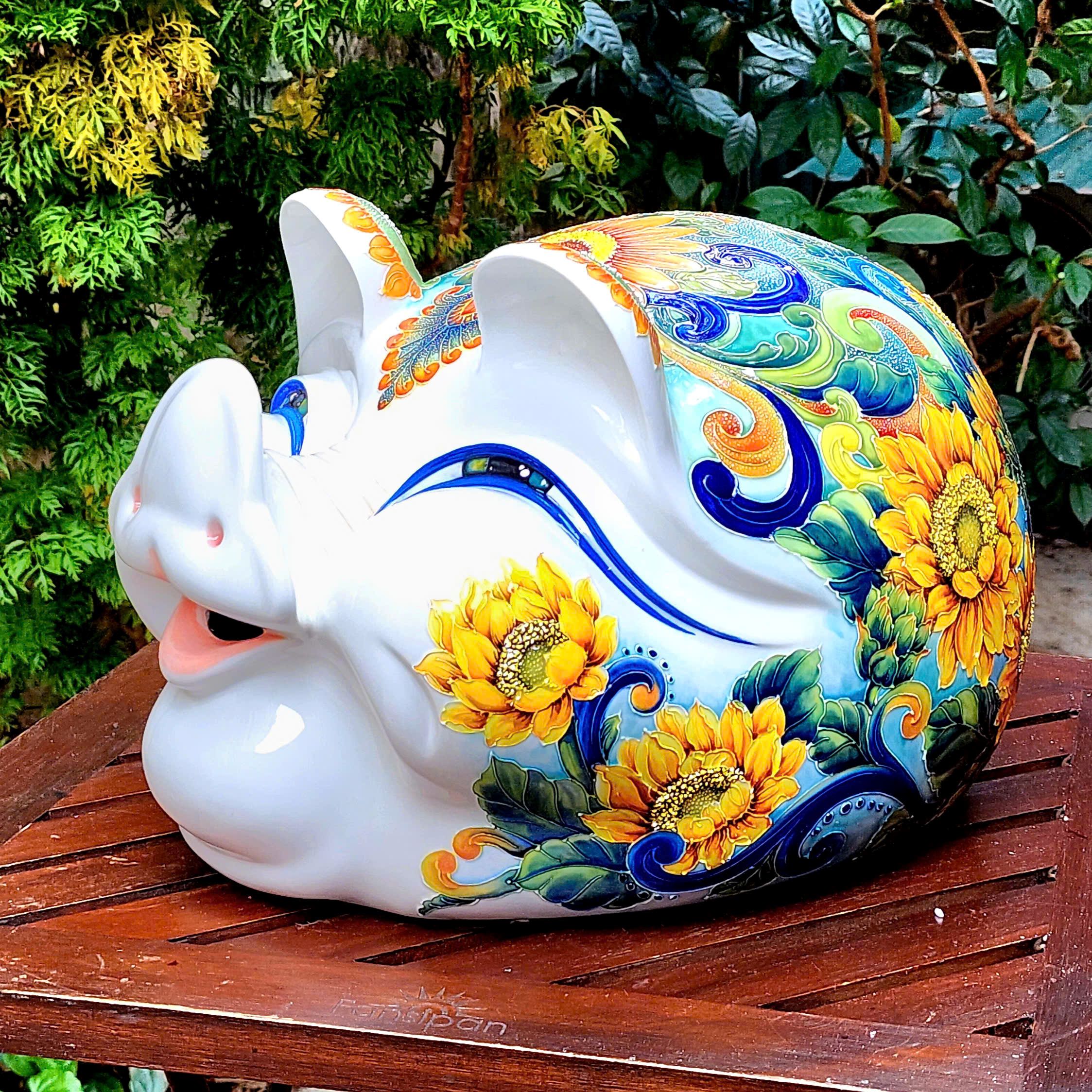 tuong-heo-dai-phat-ve-tay