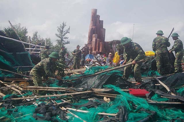 Khẩn trương giúp người dân bị thiệt hại do lốc xoáy tại Phú Yên
