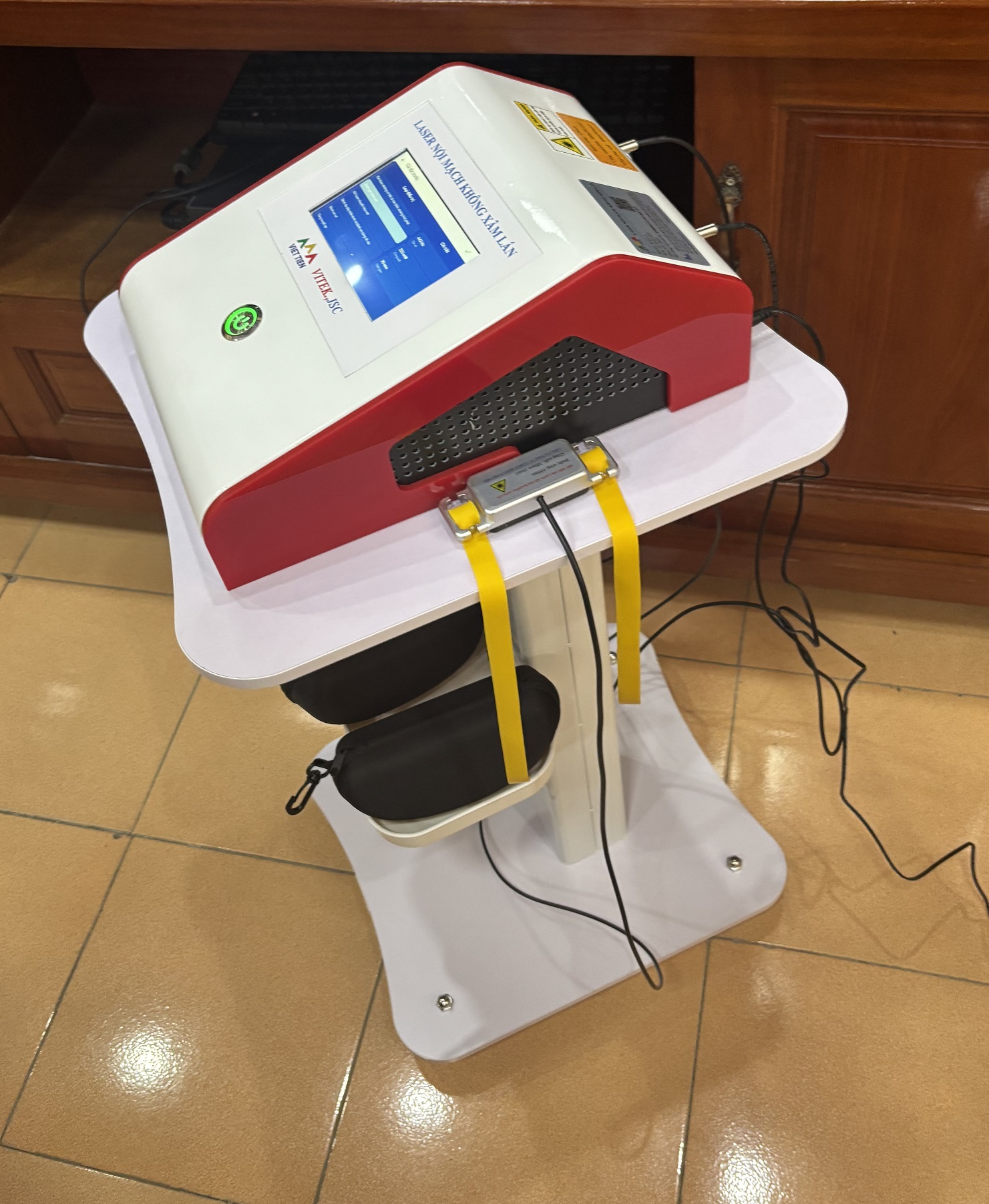 Máy laser nội mạch không xâm lấn