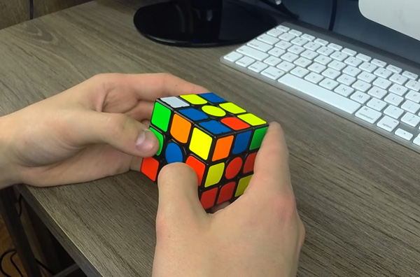 xáo trộn chiếc cube