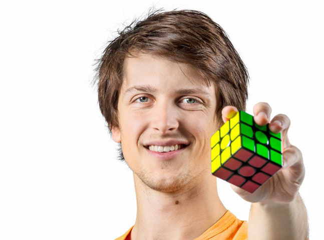 Feliks Zemdegs là ai? Huyền thoại chơi rubik với những kỷ lục không tưởng