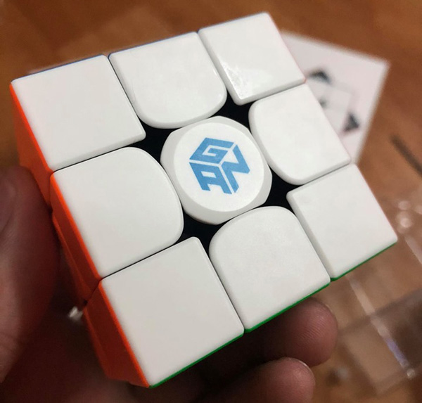 rubik nhựa nhám