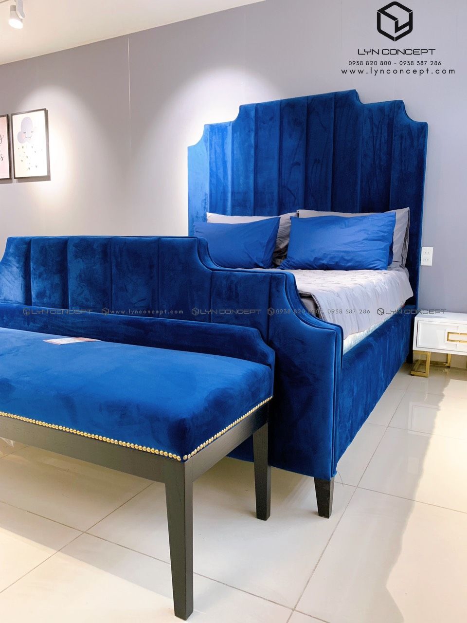Giường Tân Cổ Điển Bọc Vải Nhung Xanh Cao Cấp - GIUONG01