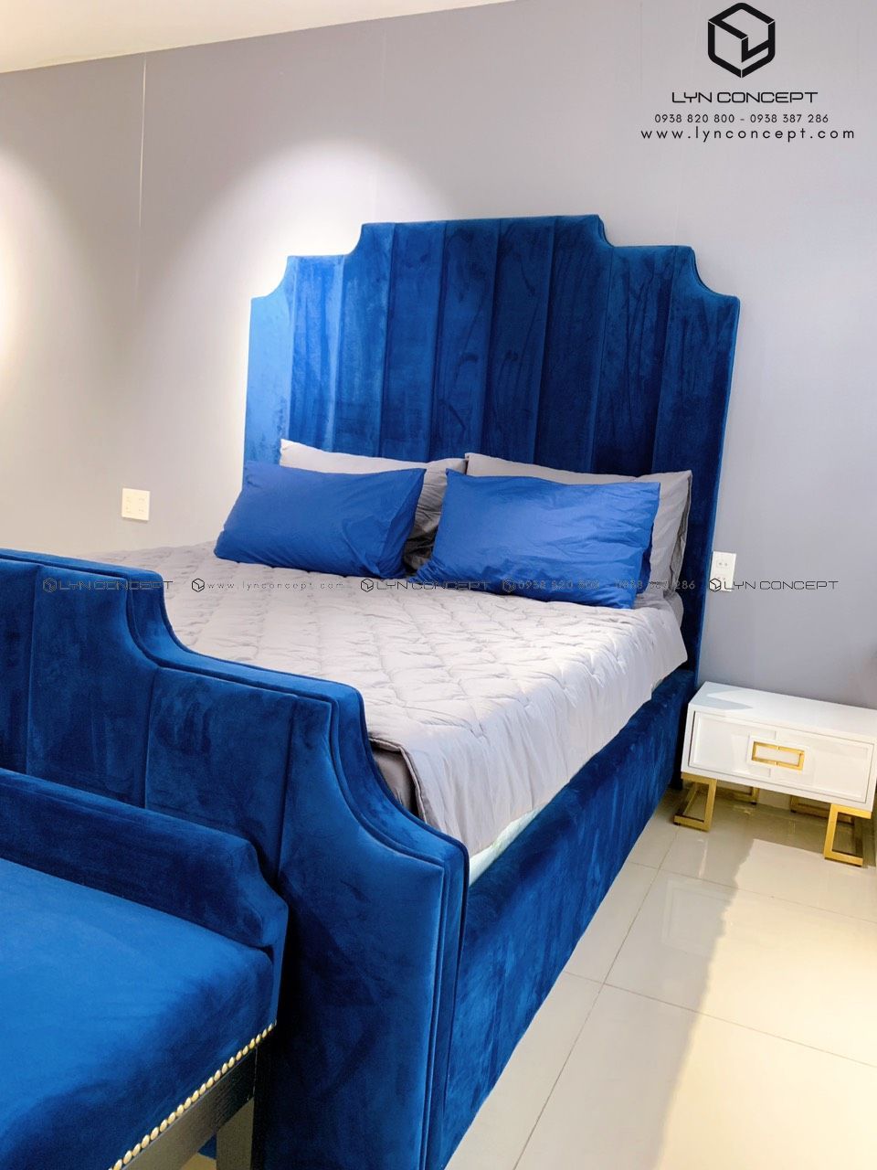 Giường Tân Cổ Điển Bọc Vải Nhung Xanh Cao Cấp - GIUONG01