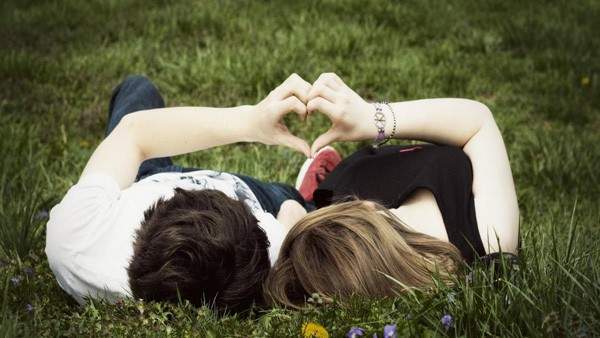 10 dấu hiệu bạn đang có một tình yêu vô cùng lãng mạn