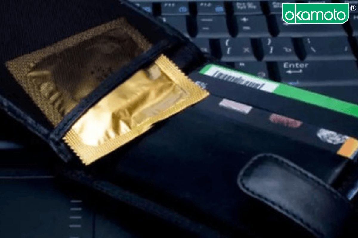 Để bao cao su trong ví