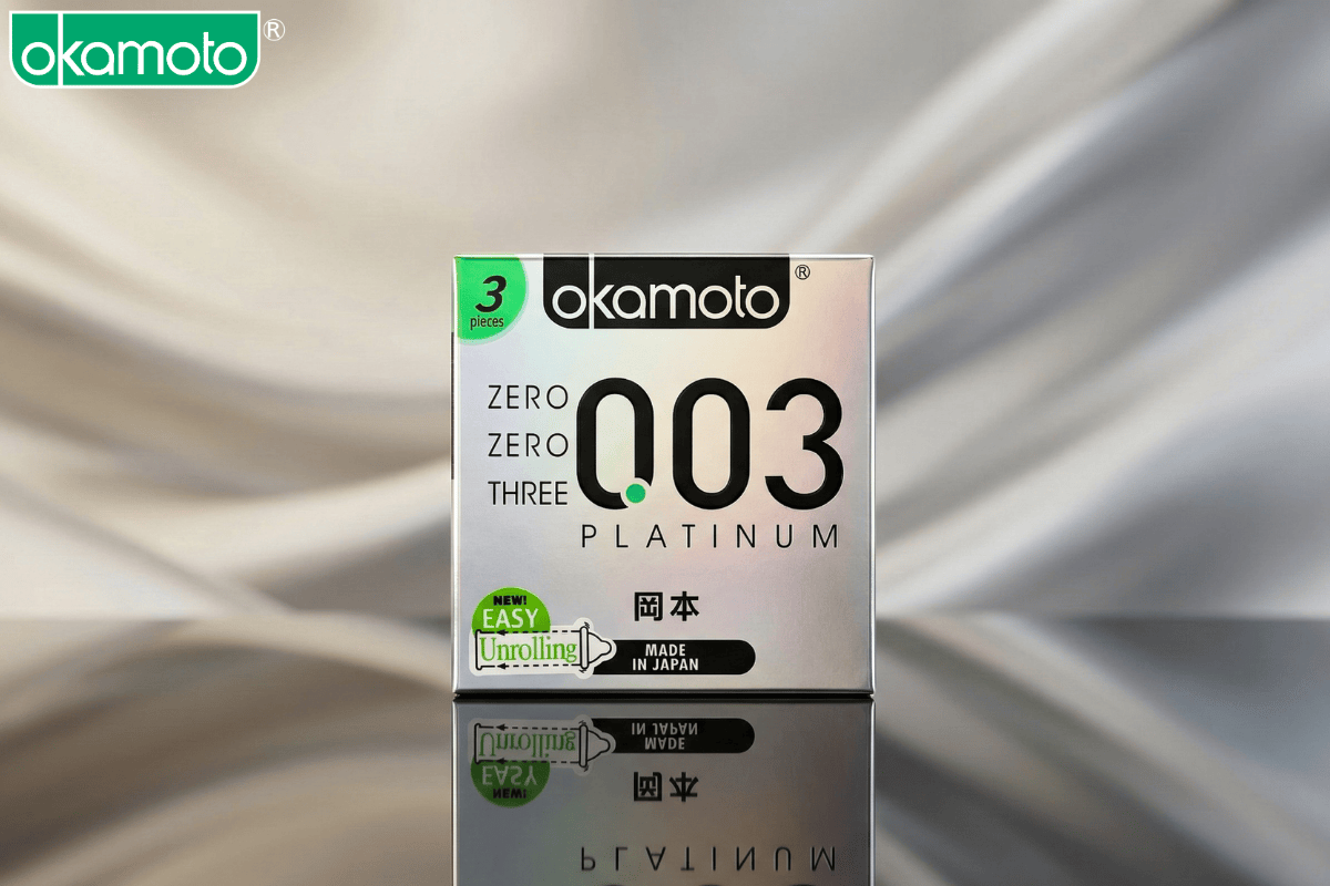 Bao cao su Okamoto 0.03 Platinum với độ mỏng cân bằng cho cảm giác tự nhiên