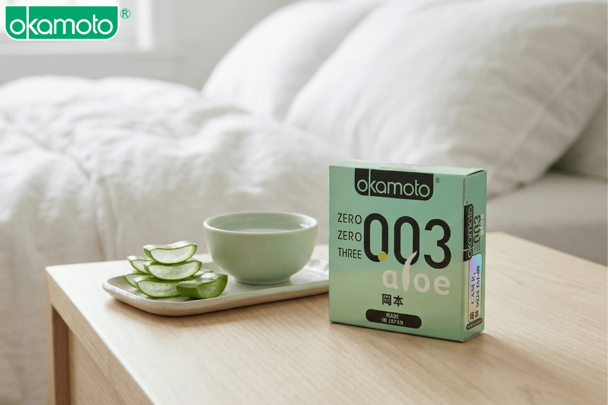 Bao cao su Okamoto Aloe cấp ẩm lô hội tự nhiên. 