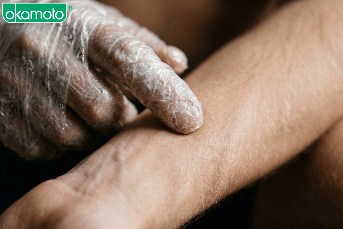 Mất cảm giác vì bao cao su dày như một lớp nilon.