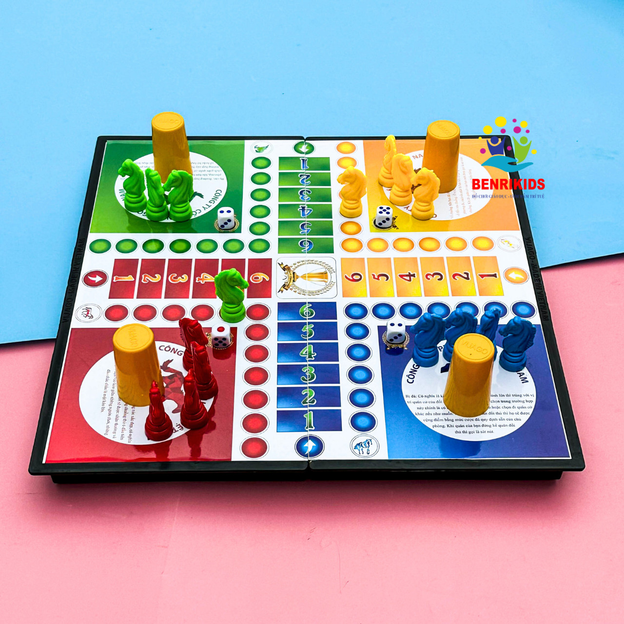 Đồ Chơi Nhựa Bàn Cờ Cá Ngựa Kiêm Hộp Đựng Tiện Lợi Cho Bé