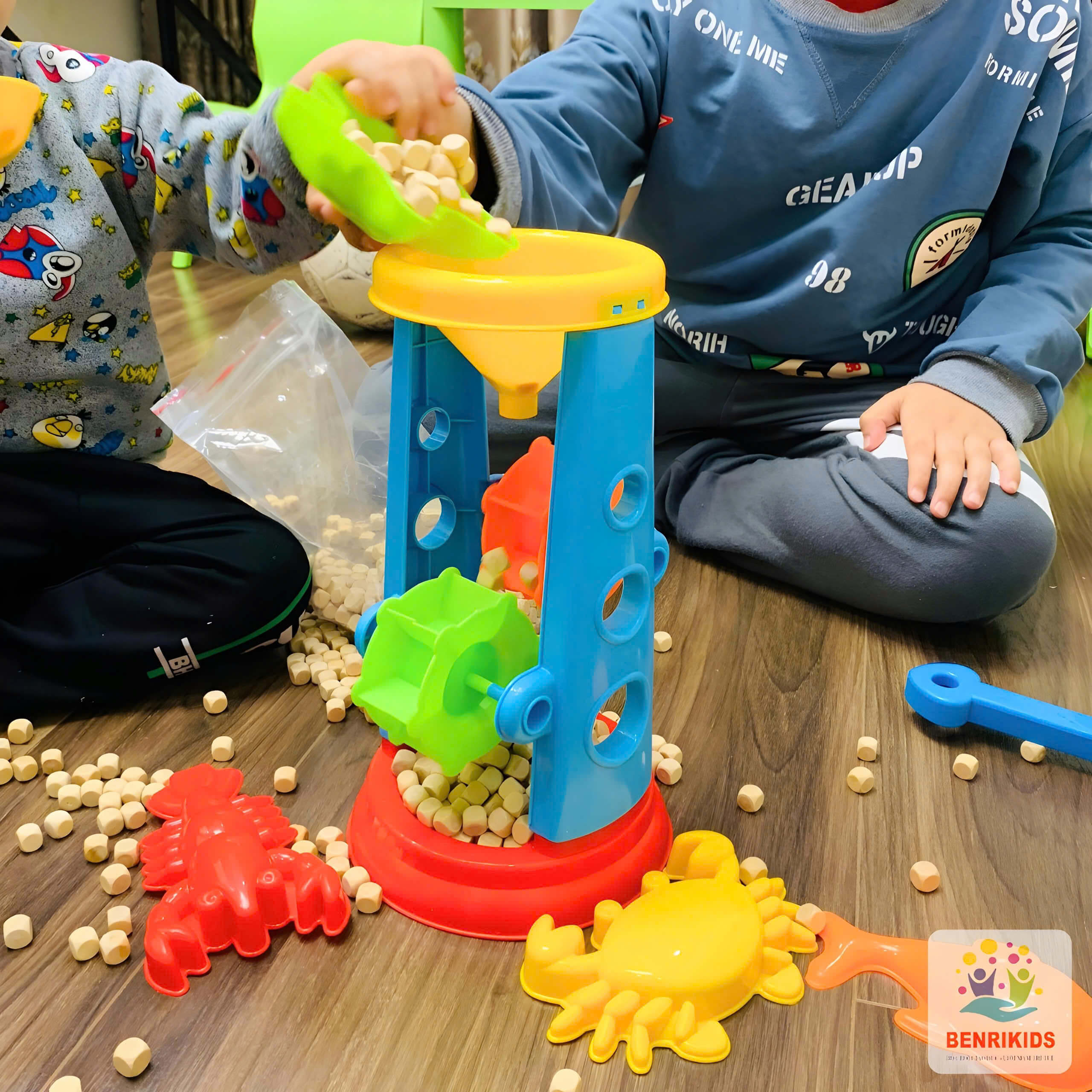 Đồ Chơi Đi Biển Guồng Quay Cát Size To Cho Bé Chơi Đùa Với Cát Chơi Cùng Với Hạt Gỗ Hạt Muồng