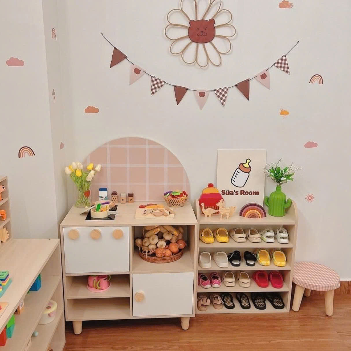 Kệ Để Giày Mầm Non Montessori, Giá Để Dép Đa Năng Cho Bé Gỗ Thông Tự Nhiên 5 Ngăn