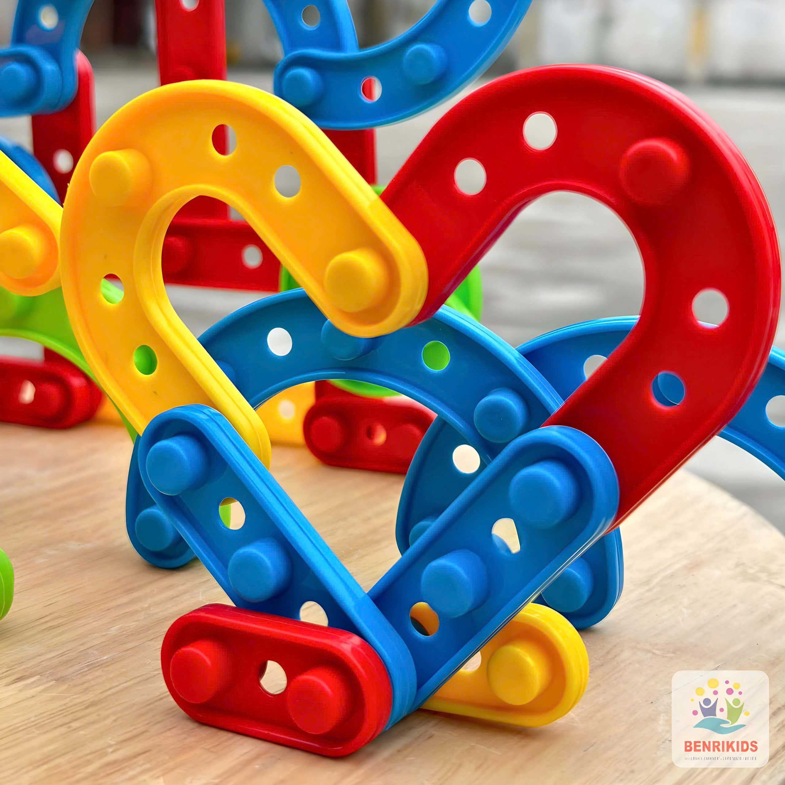 Đồ Chơi Xếp Hình Sáng Tạo 78 Chi Tiết Bằng Nhựa Benrikids Cho Bé Phát Triển Tư Duy