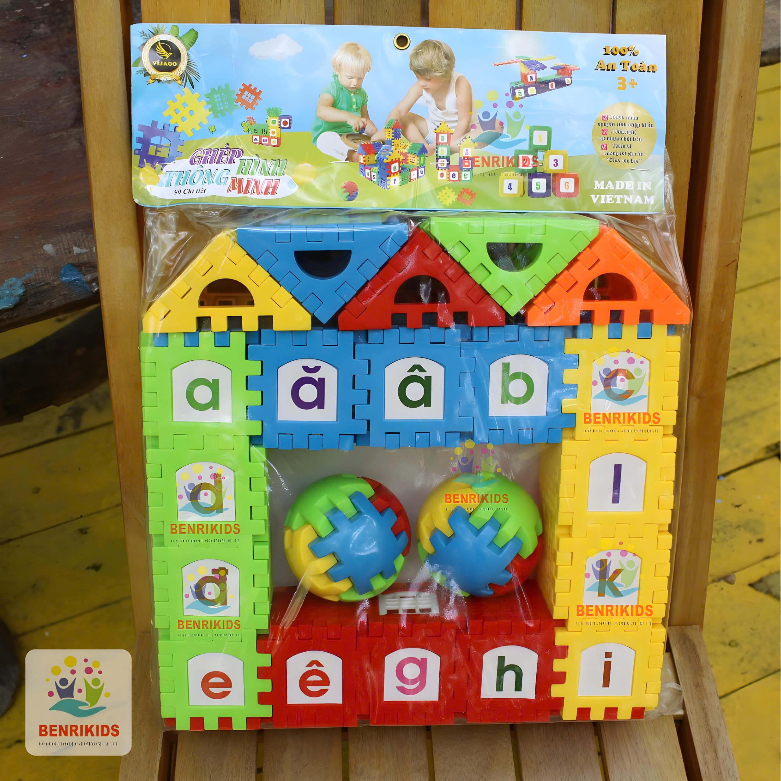Đồ Chơi Xếp Hình Xây Dựng Bằng Nhựa Benrikids Miếng Ghép To Có Dán Decal Chữ Cái Cho Bé Vừa Chơi Vừa Học