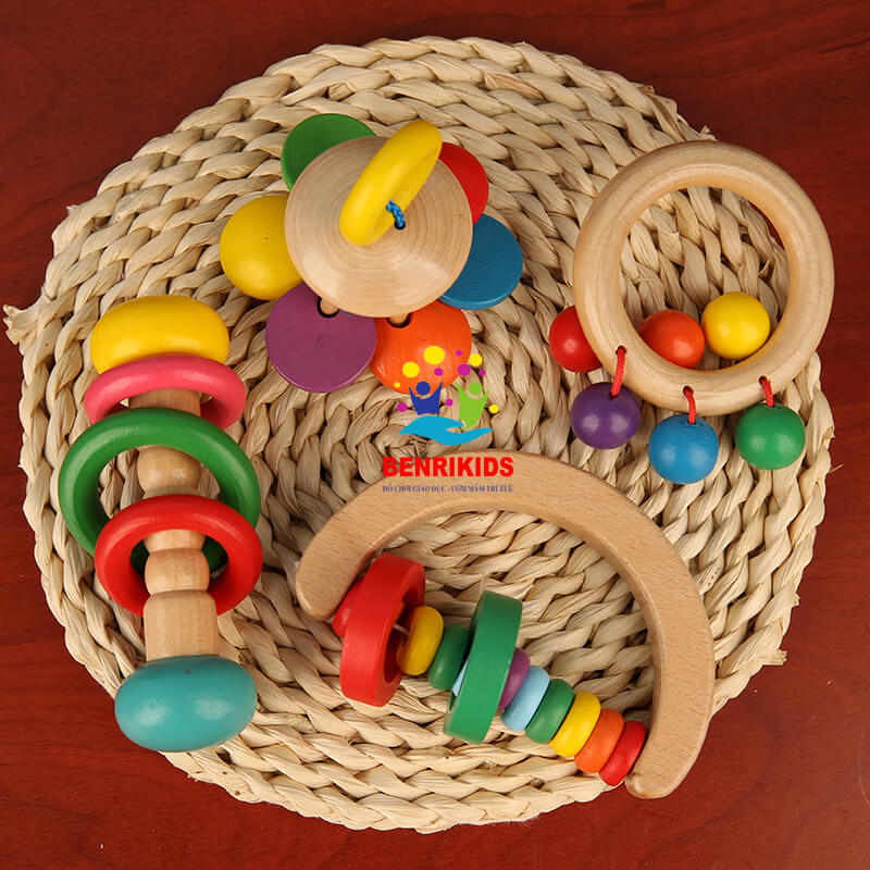 Bộ 4 Xúc Xắc Lục lạc Cho Trẻ Sơ Sinh Gỗ Sồi An Toàn