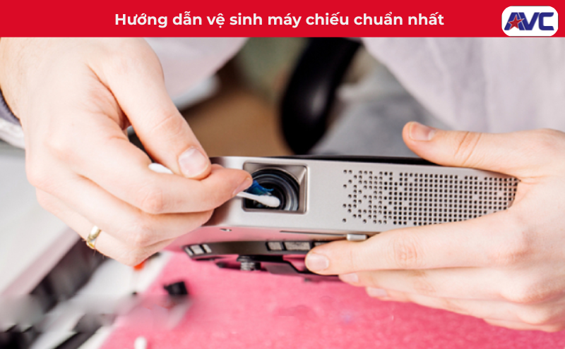 Bí kíp vệ sinh máy chiếu tại nhà: Giúp máy bền, hình ảnh sắc nét