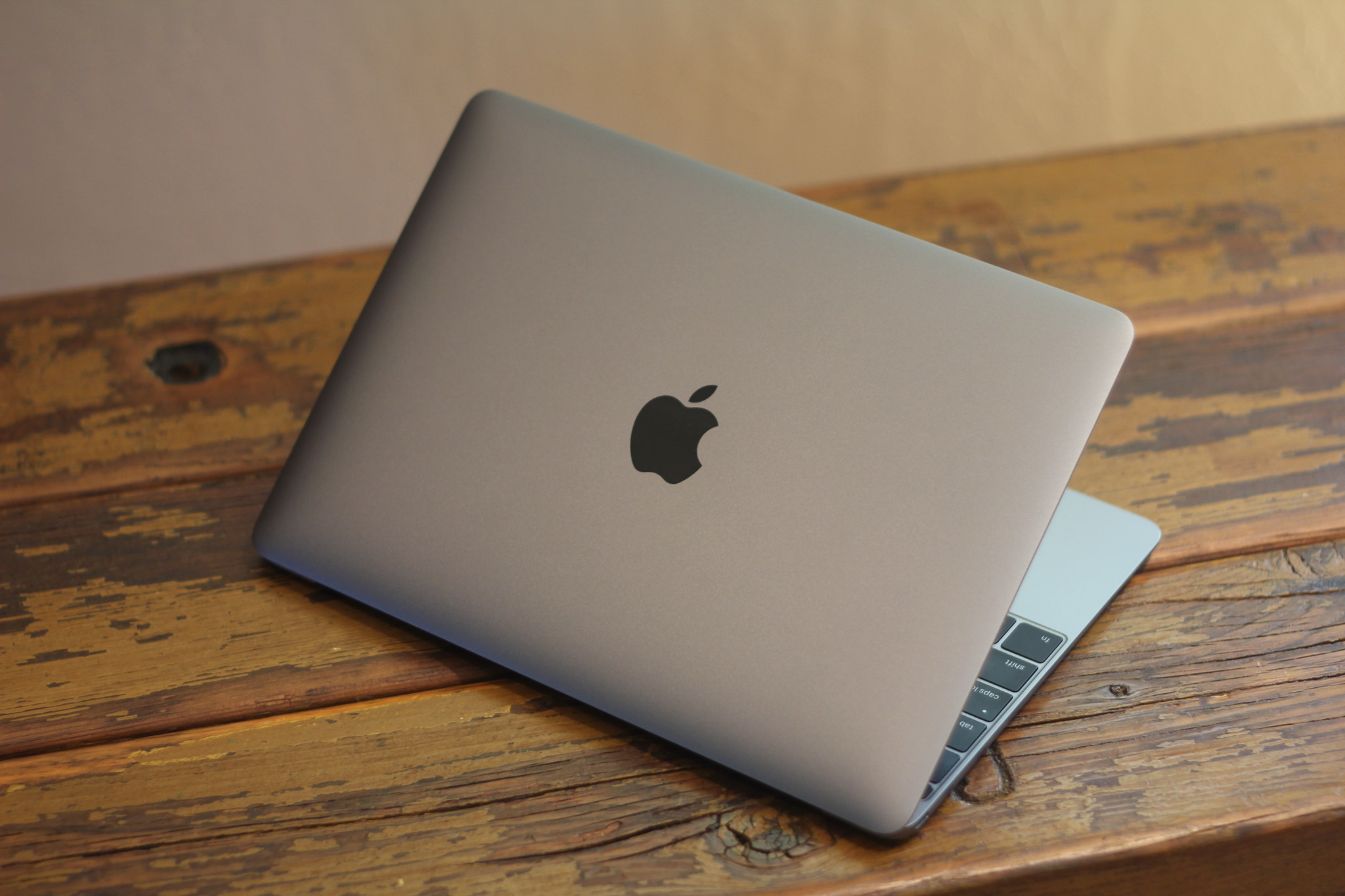 Mua Macbook second hand ở đâu uy tín nhất?