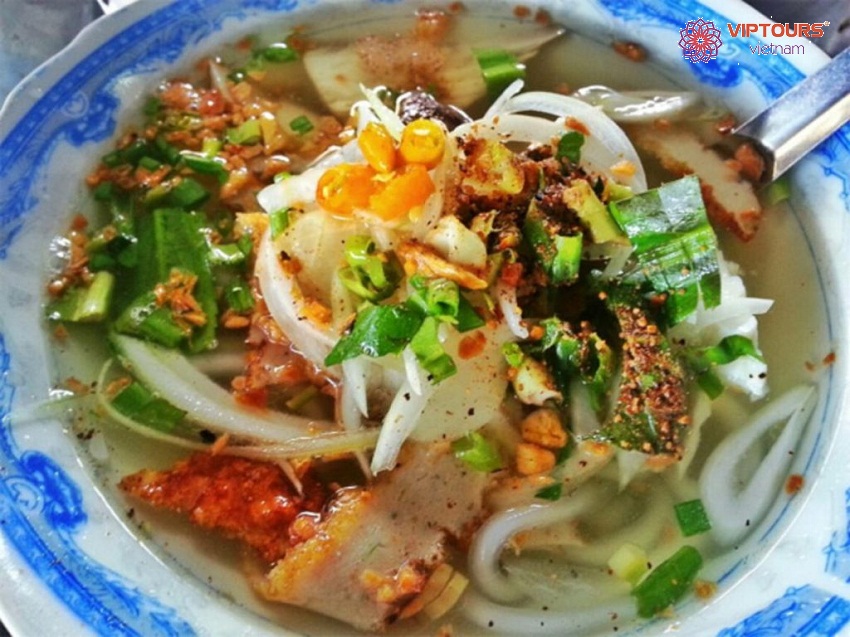 an-sang-o-phu-quoc-banh-canh-ca-thu