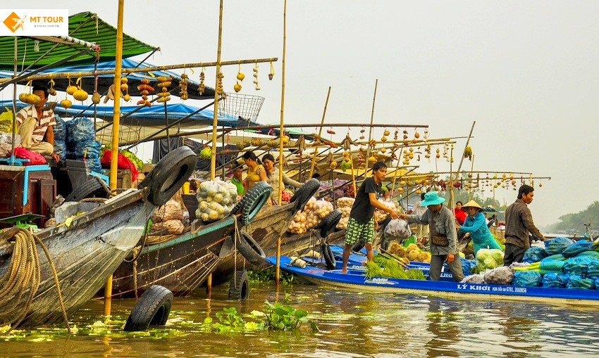 cho-noi-nga-bay-phung-hiep