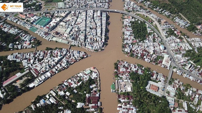 cho-noi-nga-bay-phung-hiep