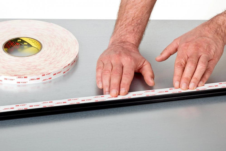 Xử lý bề mặt dán băng keo 3M: Kỹ thuật làm sạch, tạo nhám và ứng dụng Primer chuẩn TDS