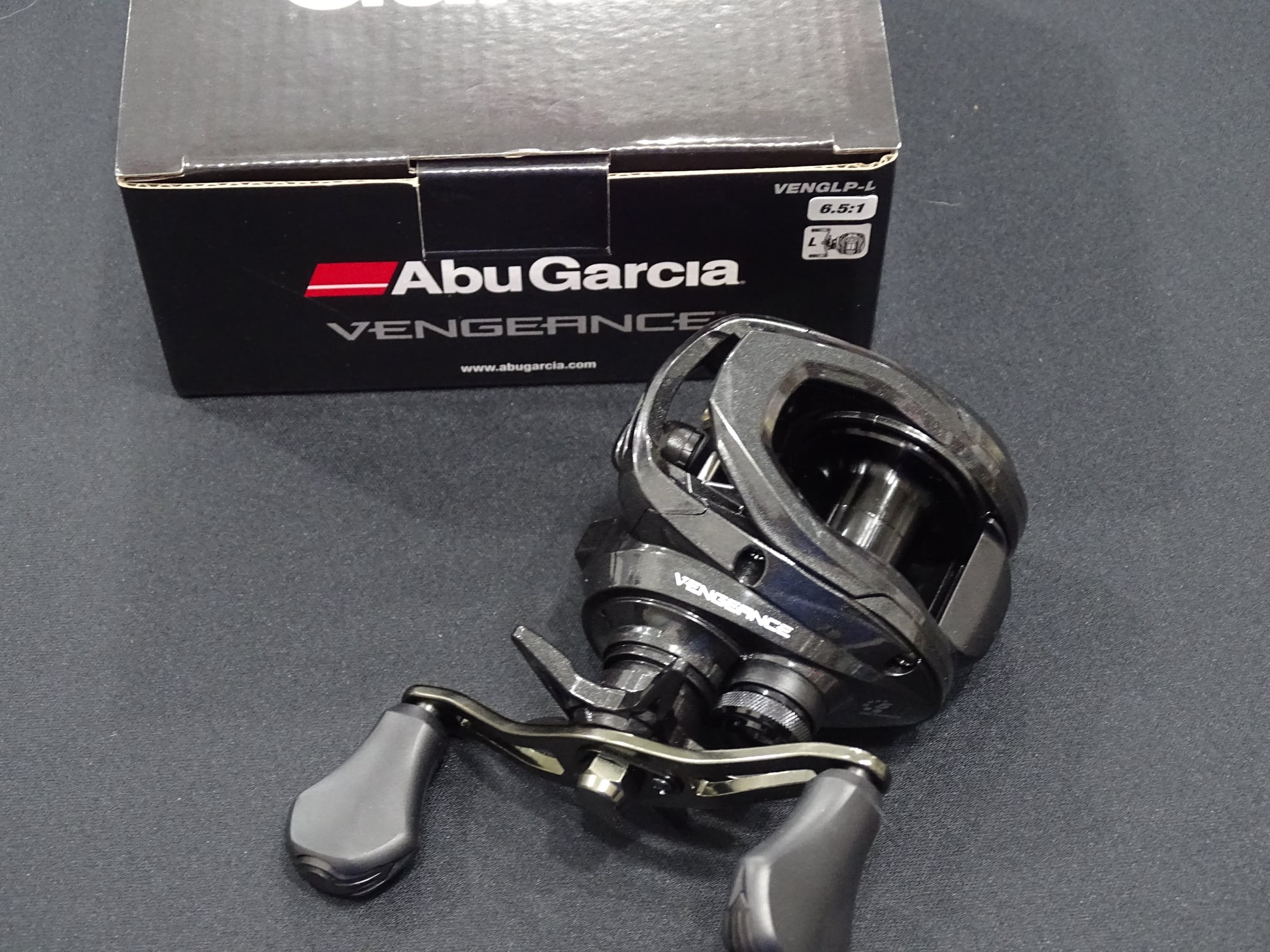 Máy ngang Abu Garcia VENGEANCE