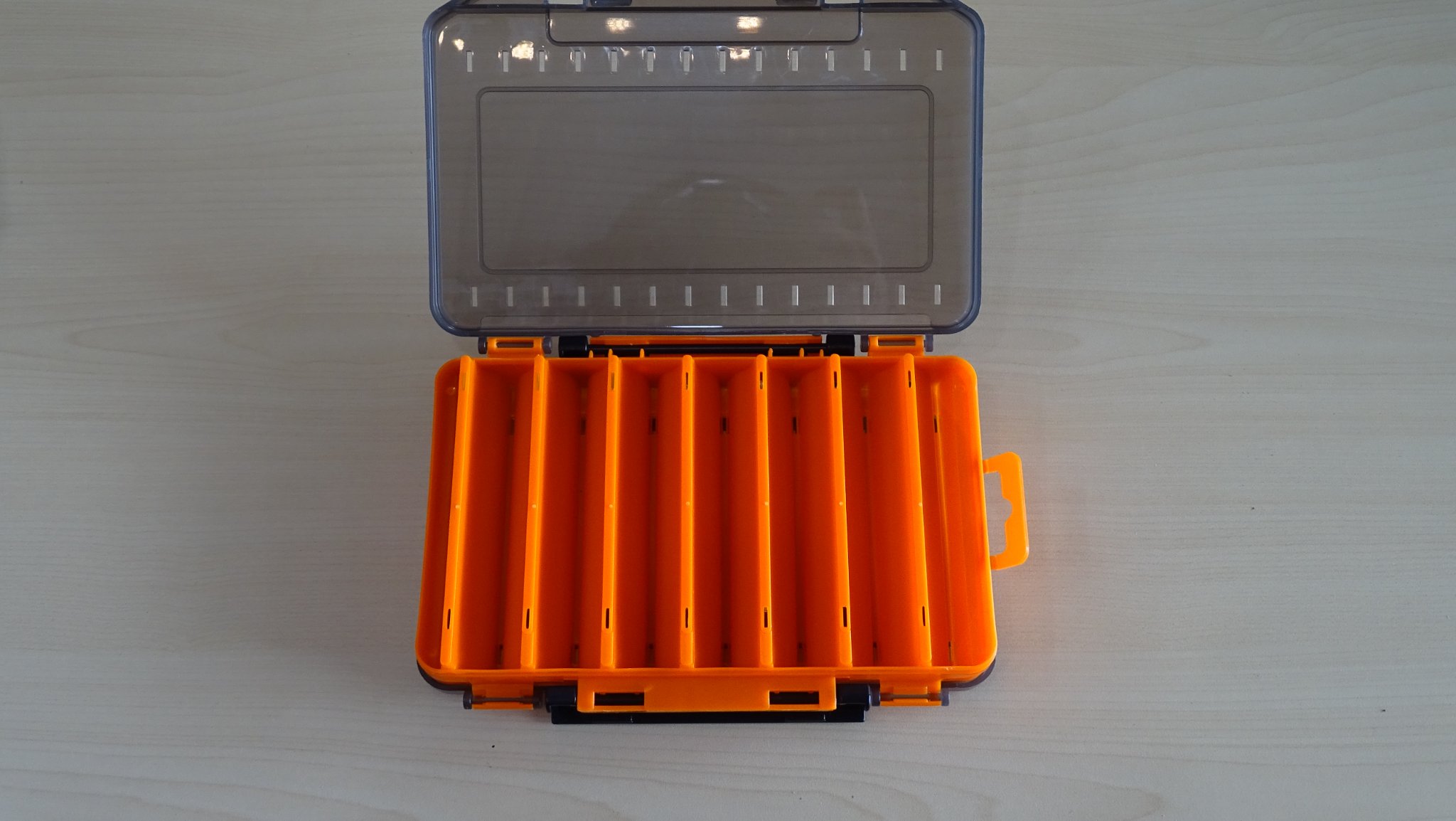 Hộp đựng mồi câu cá