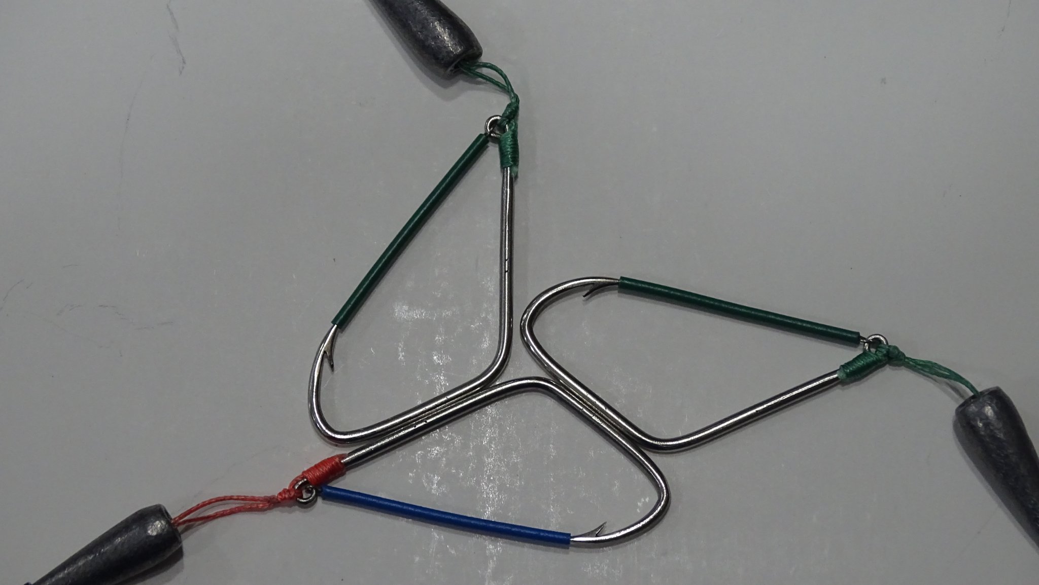 Thẻo móc nhái thật tóm sẵn bằng thép làm thủ công