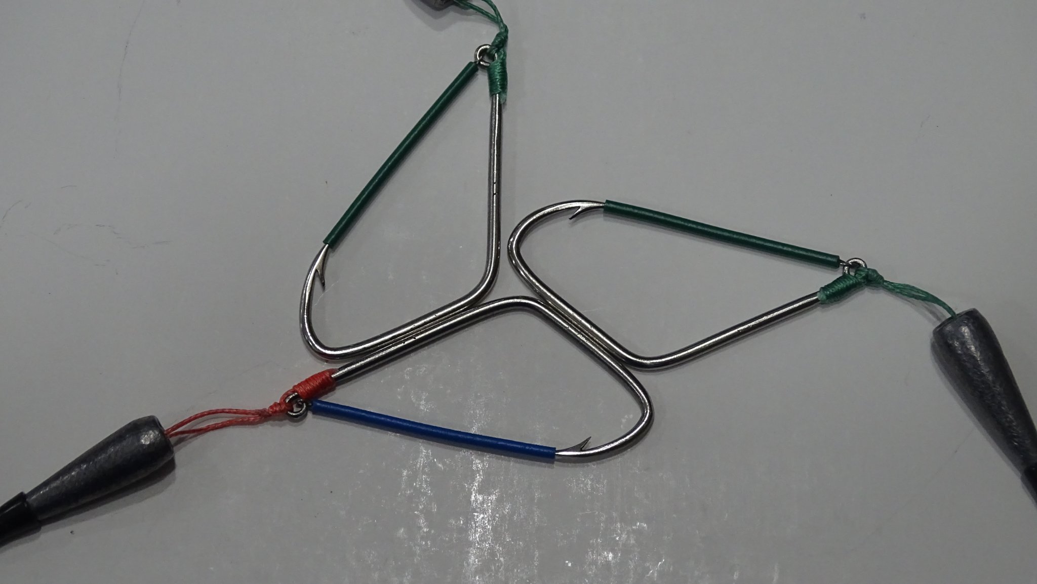 Thẻo móc nhái thật tóm sẵn bằng thép làm thủ công