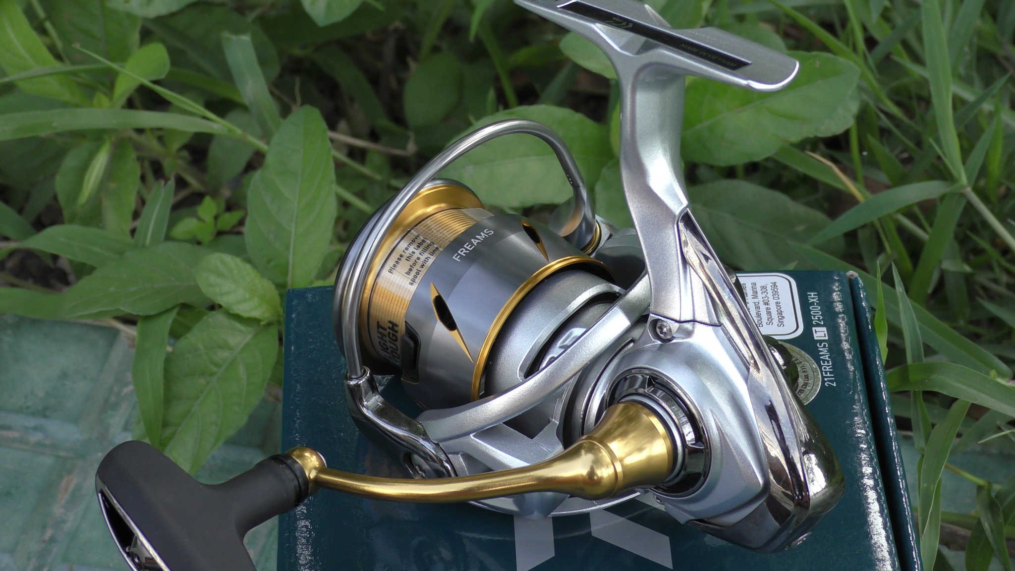 Máy câu Daiwa Freams 2500LT